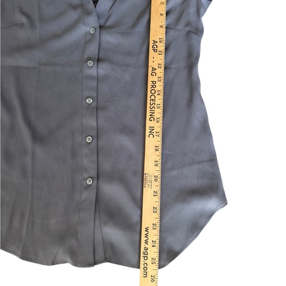 Ann Taylor Gray Button Down Blouse XS Career Workwear Long Sleeve Minimalist G8 - Picture 7 of 7